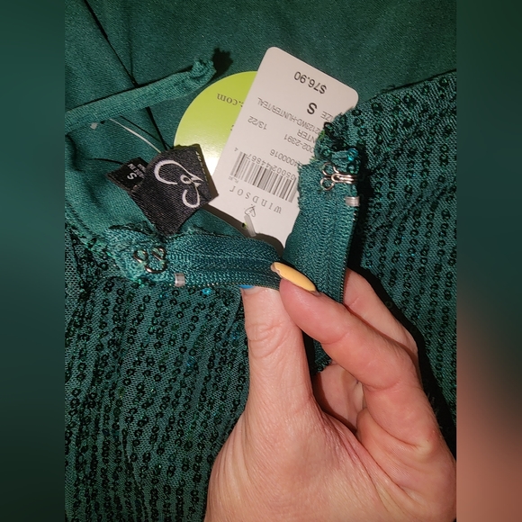 NWT Windsor Green Sequin Prom Gown Formal Dress High-Cut Side Slit, Floor-Length - Picture 12 of 13